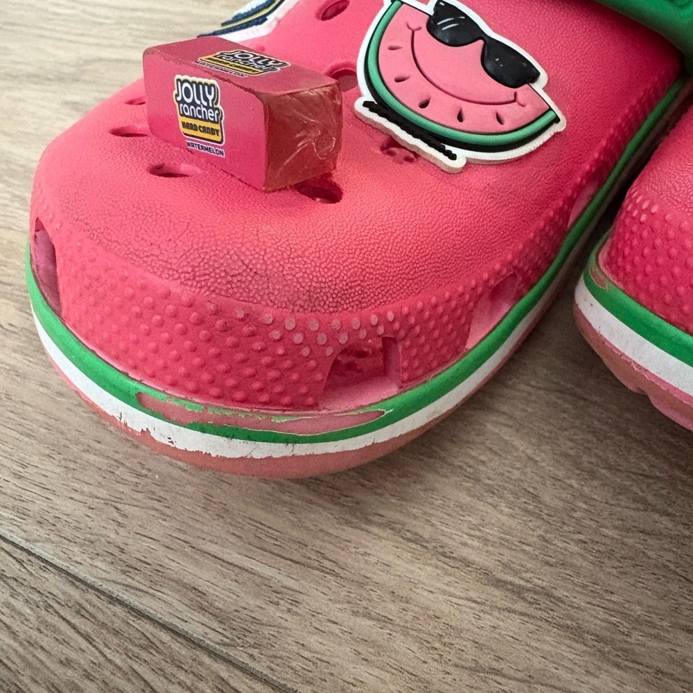 Crocs Kids J1-Limited Edition Jolly Rancher Watermelon - Picture 3 of 10